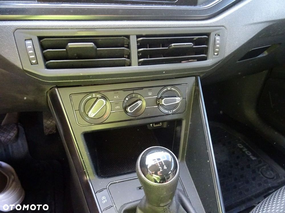 Volkswagen Polo 1.0 Comfortline - 11