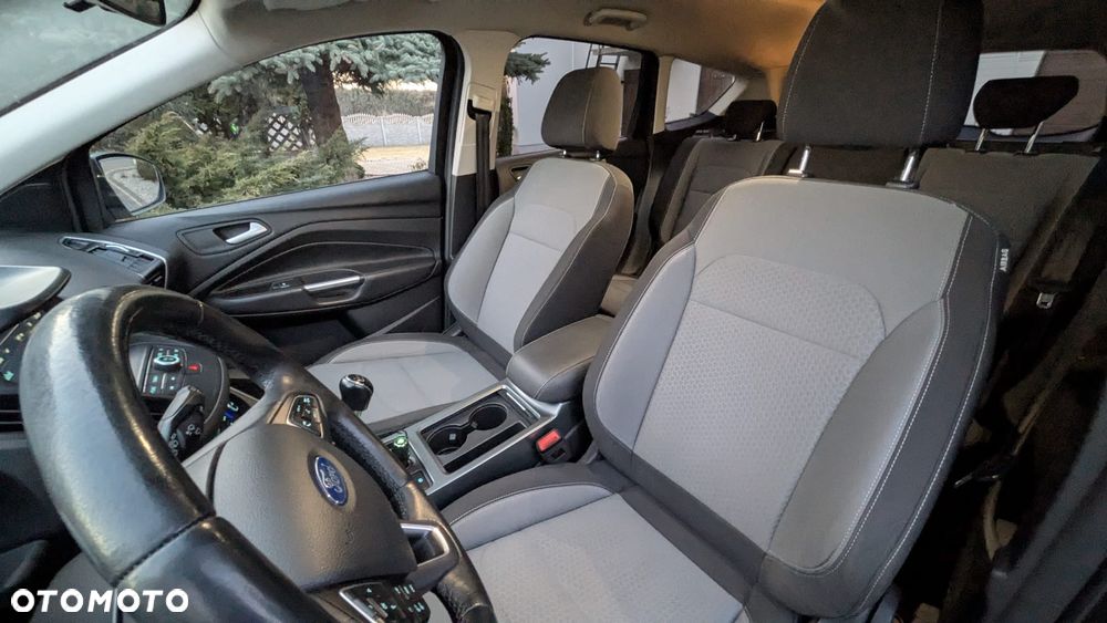 Ford Kuga 1.5 TDCi 2x4 Titanium - 14