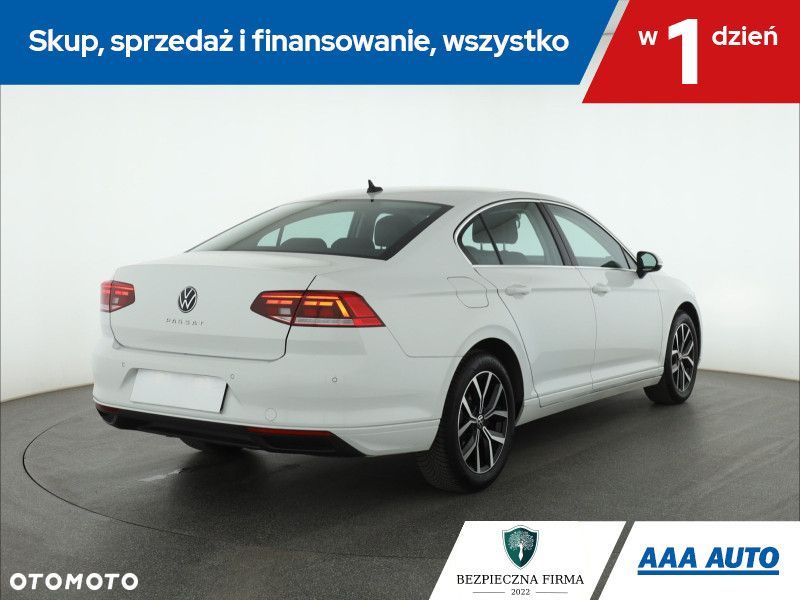 Volkswagen Passat - 7