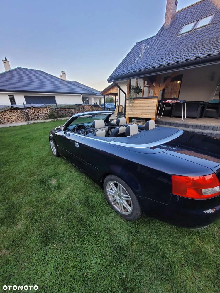 Audi A4 Cabrio ver-2-5-tdi-multitronic - 2