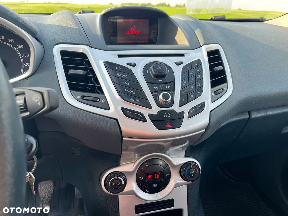 Ford Fiesta 1.4 Titanium EU5 - 13