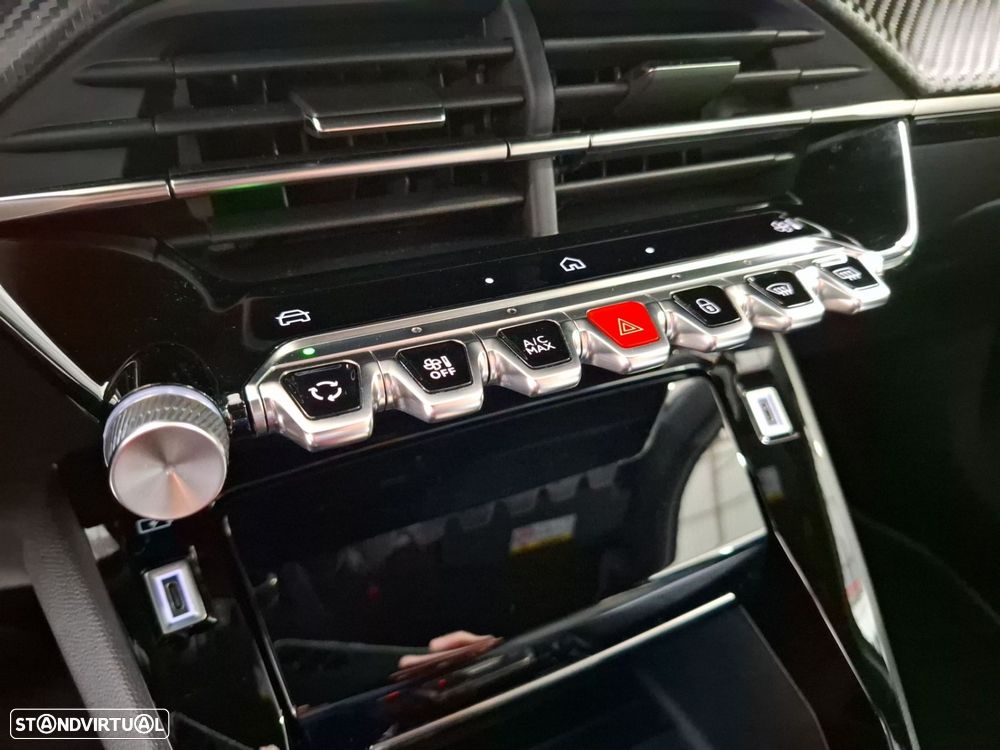 Peugeot 2008 1.2 PureTech Allure - 17