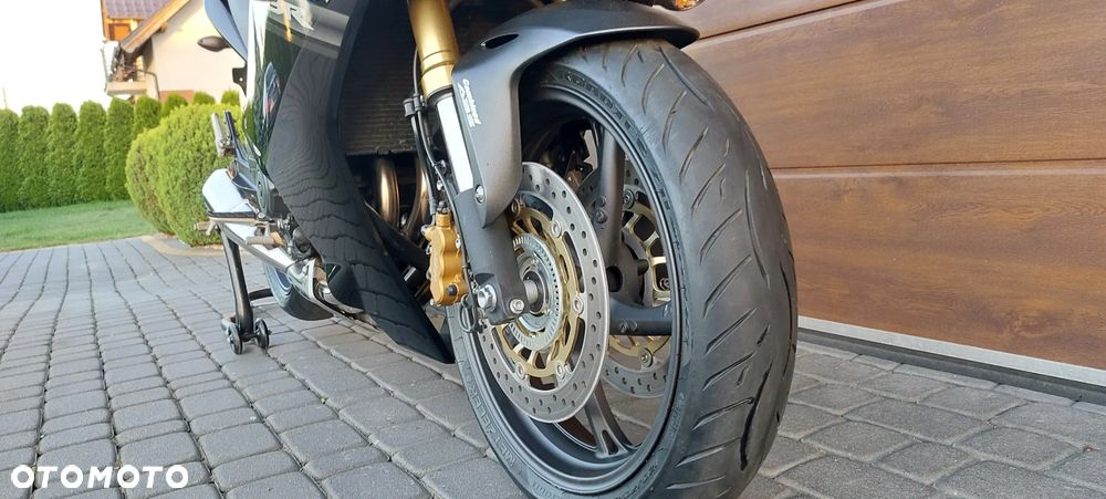 Honda CBR - 28