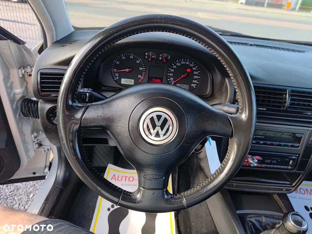 Volkswagen Passat 1.8 - 21