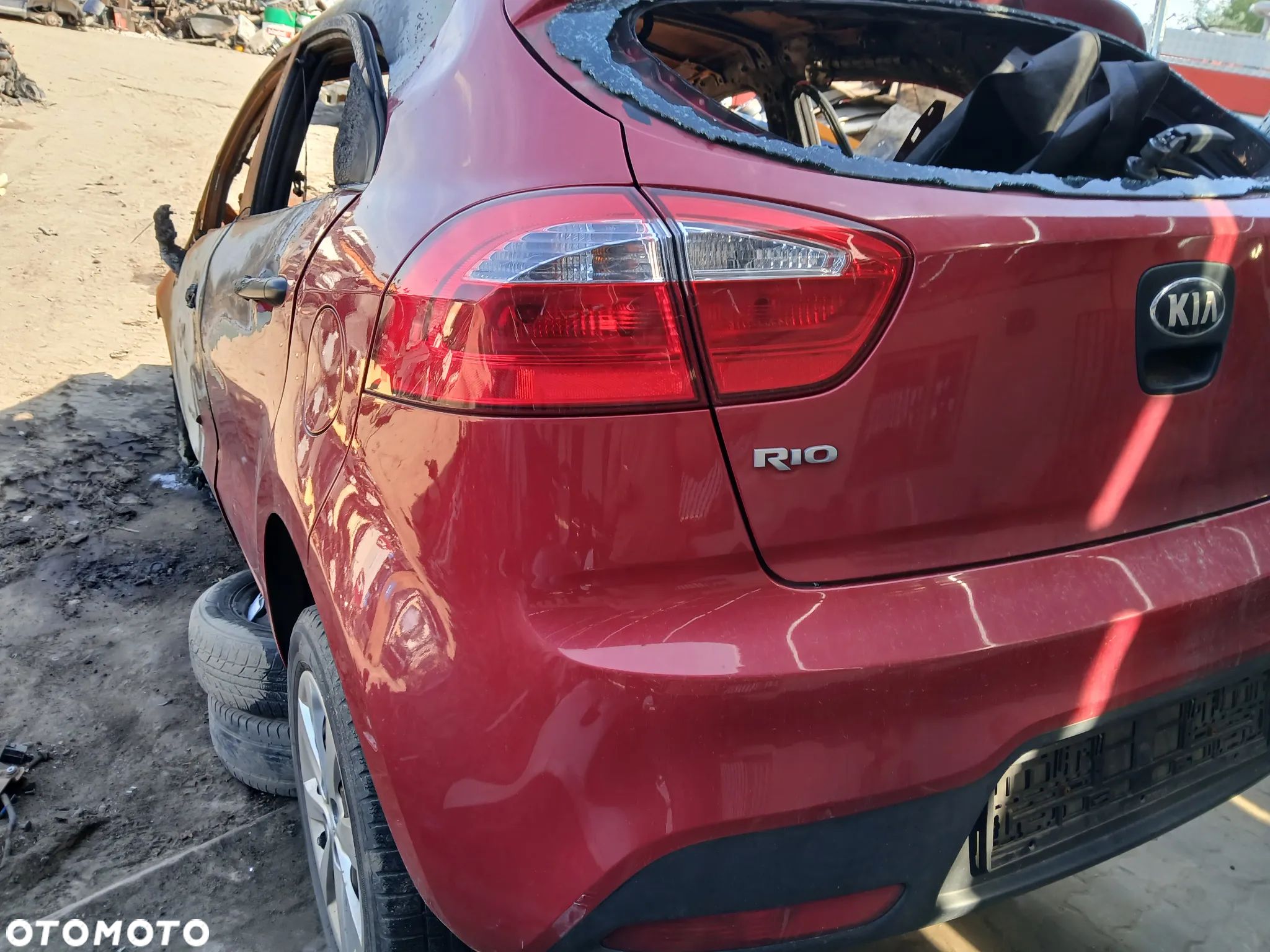 KIA RIO III belka amortyzatory tył klapa bagażnika zderzak lampa reflektor stop lampy halogeny - 1