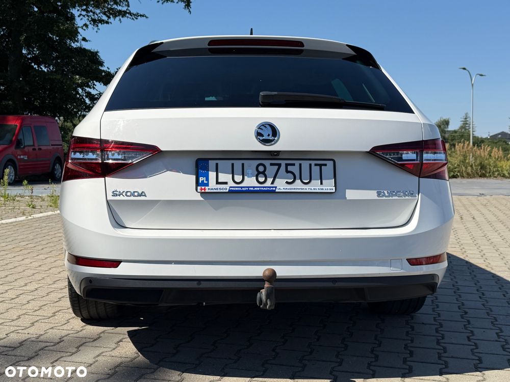 Skoda Superb 2.0 TDI DSG Premium Edition - 9