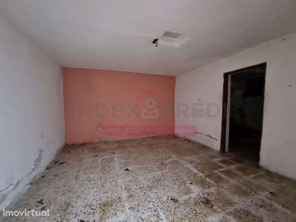 Moradia para recuperar T4 - Escalhão - Grande imagem: 3/19