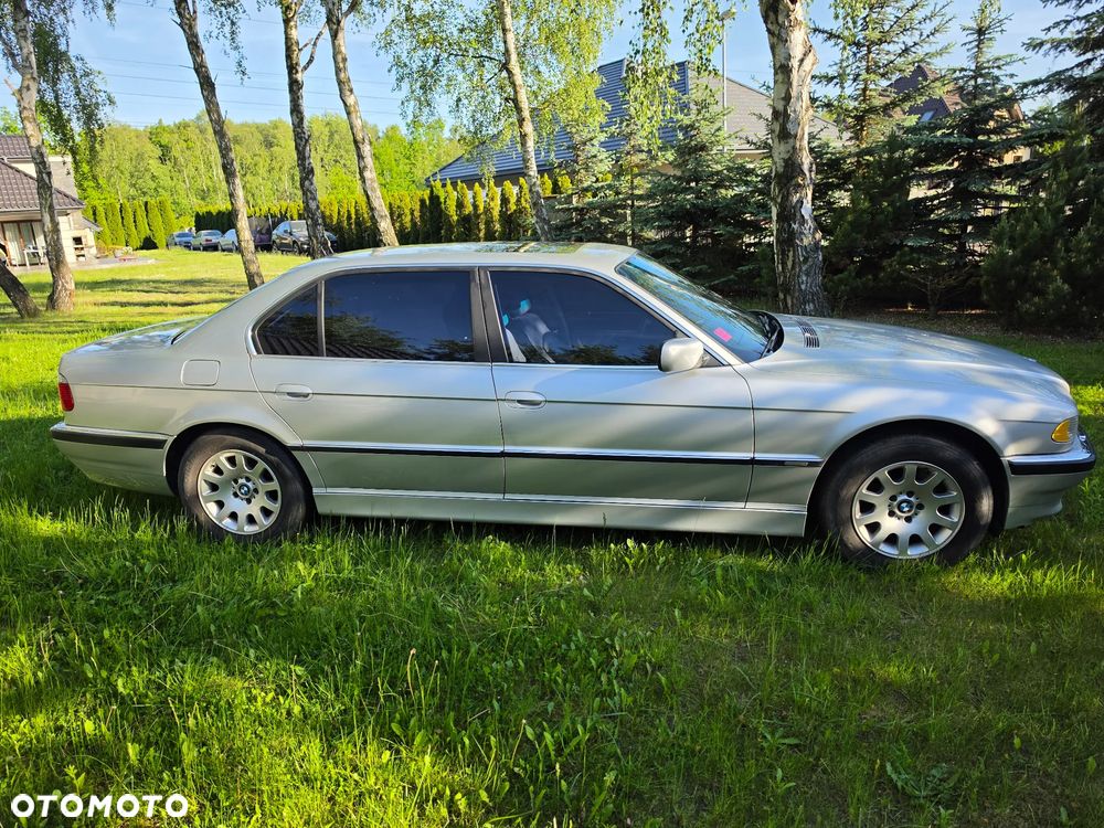 BMW Seria 7 740iL - 6
