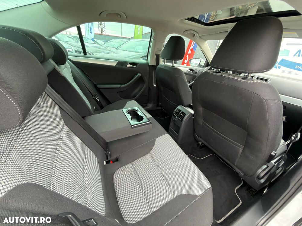 Volkswagen Jetta 1.4 DSG Highline - 16