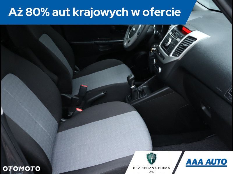 Kia Venga - 10