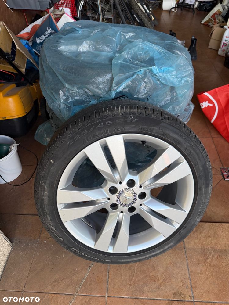 Mercedes-Benz CLA - 25