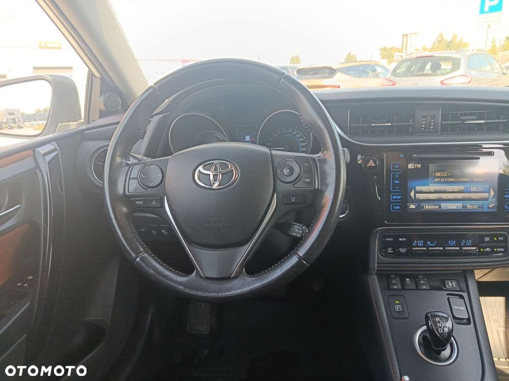 Toyota Auris - 12