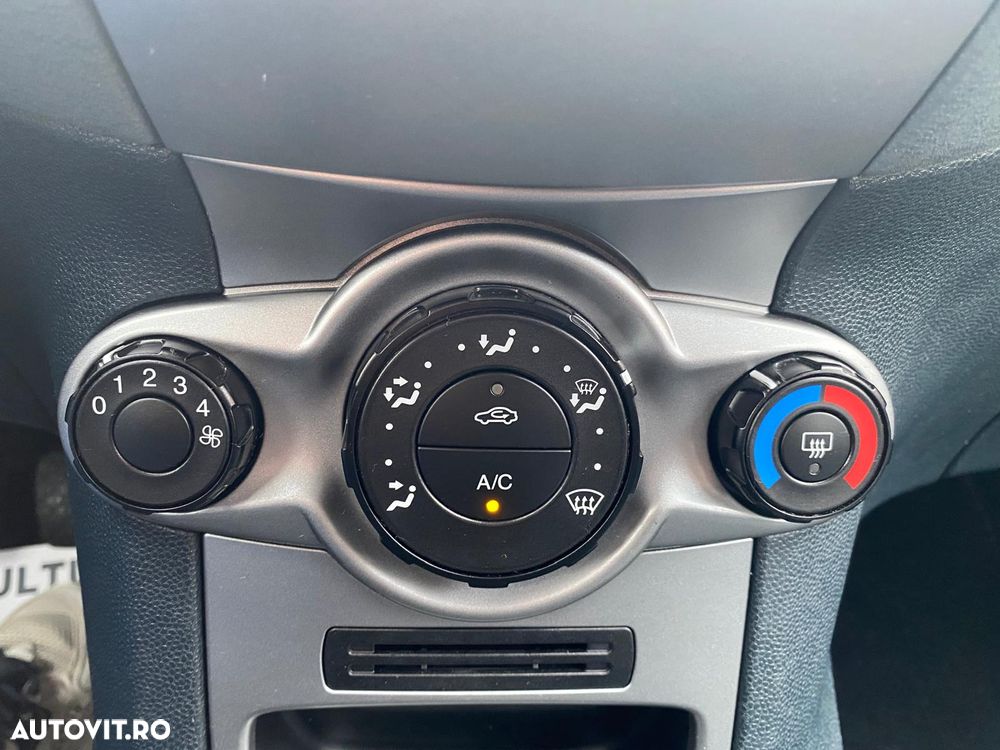 Ford Fiesta 1.25i Ambiente - 8