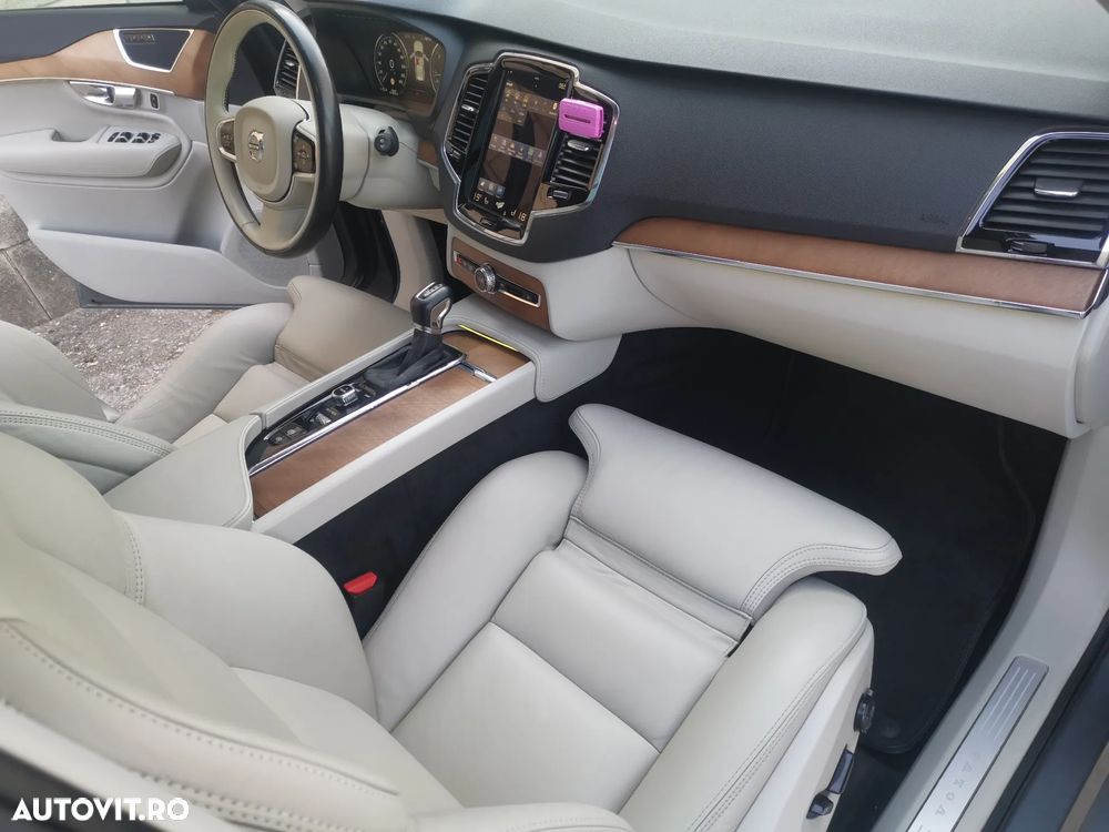 Volvo XC 90 D5 AWD Geartronic Inscription - 12