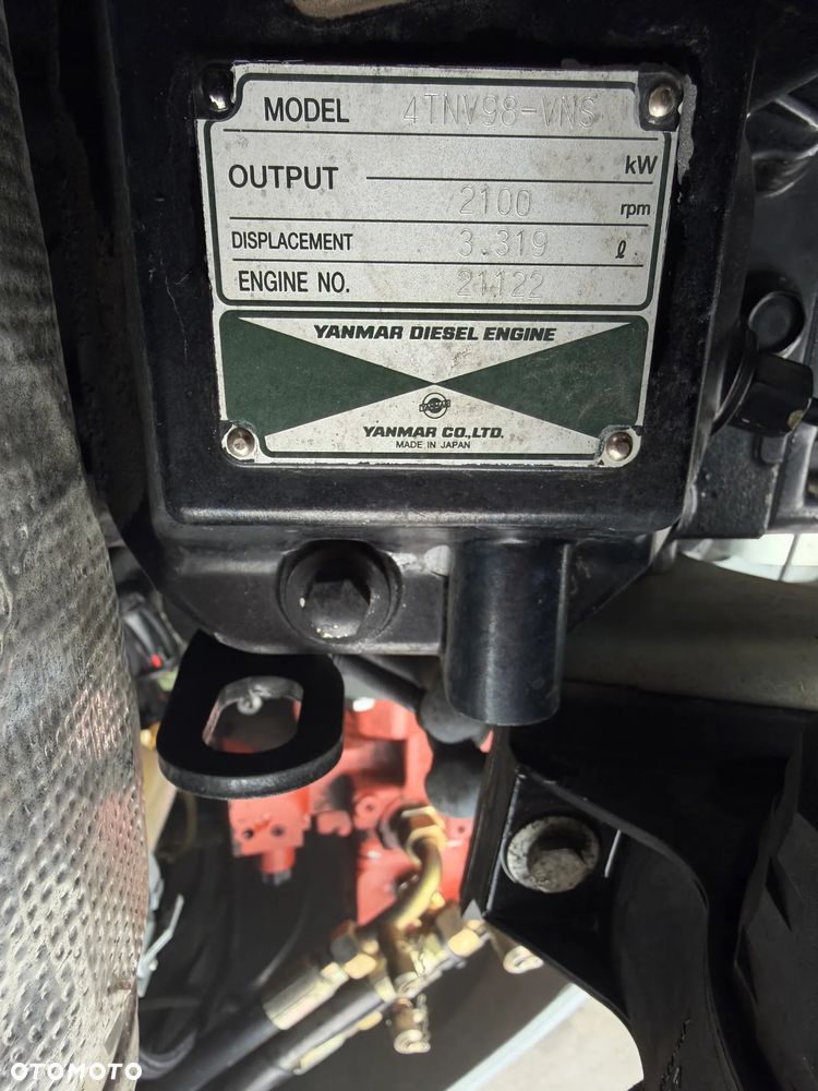 Wacker Neuson 6503 Koparka Kołowa 7ton. Nowe Podwójne Opony z felgami dodatkowe! Niski Przebieg. Maszyna w Bardzo ładnym Stanie. Pochodzi z Komuny Norweskiej. Silnik YANMAR 65KM. Zero luzów wycieków 2 łyżki Okazja. Maszyna pracowała sporadycznie przy lekkich pracach publicznych. Zero zużycia. Dekra 2026r Dokumentacja. Stabilizatory. Zamki na tłokach. 3 sekcje Hydrauliczne. Szybka wolna Jazda. Silnik YANMAR - 10