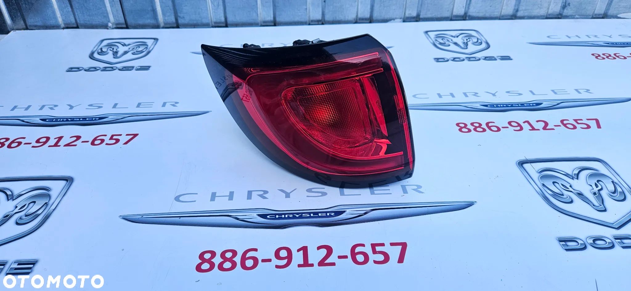Chrysler Pacifica 2016-  Lampa tył lewy Lampa tylna lewa P68229027AB LED IDEALNA - 1