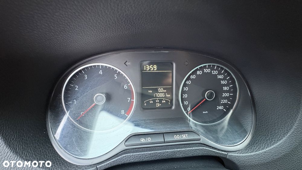 Volkswagen Polo - 13