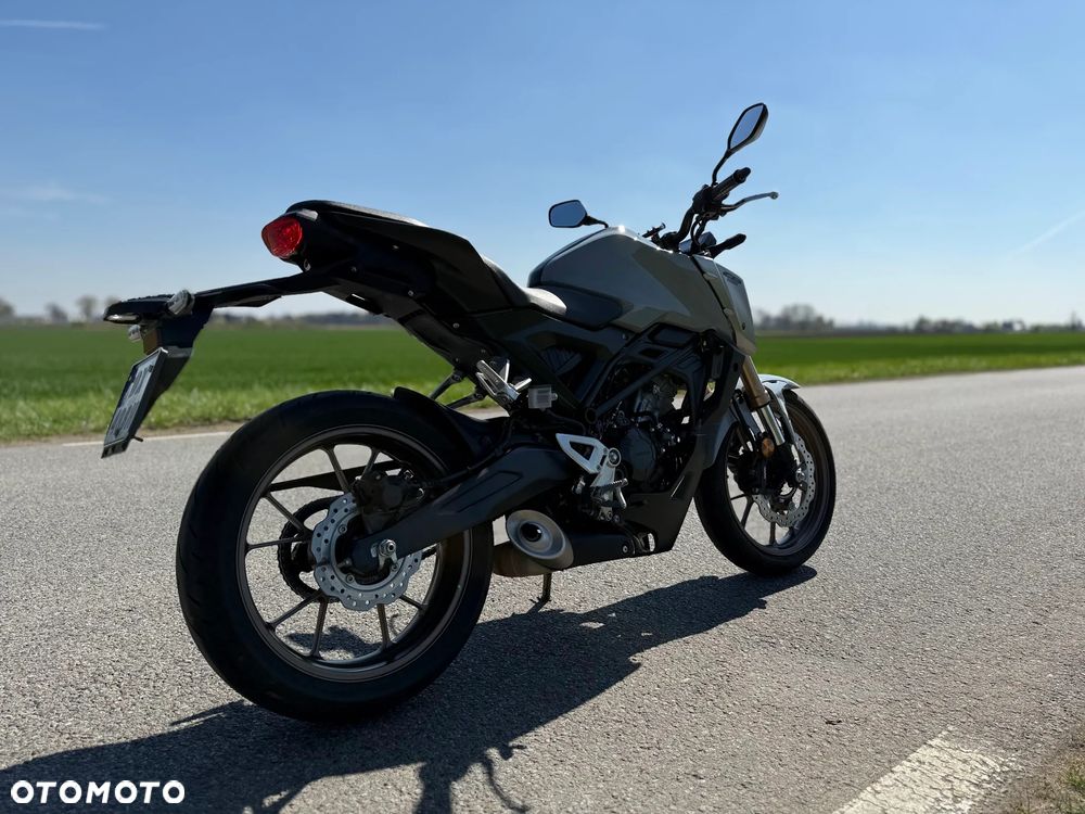 Honda CB - 12