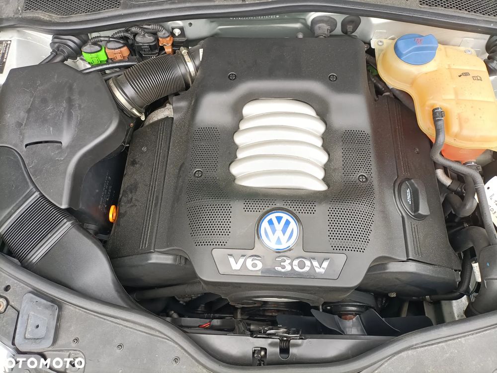 Volkswagen Passat - 17