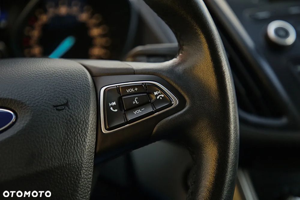 Ford Kuga 1.5 EcoBoost 2x4 Trend - 14