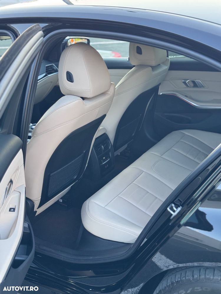 BMW Seria 3 320i Aut. Sport Line - 12