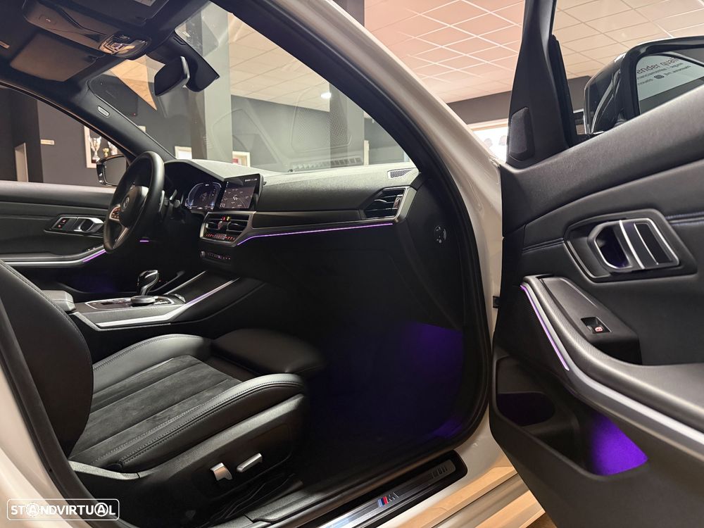 BMW 330 e Pack Desportivo M Auto - 13