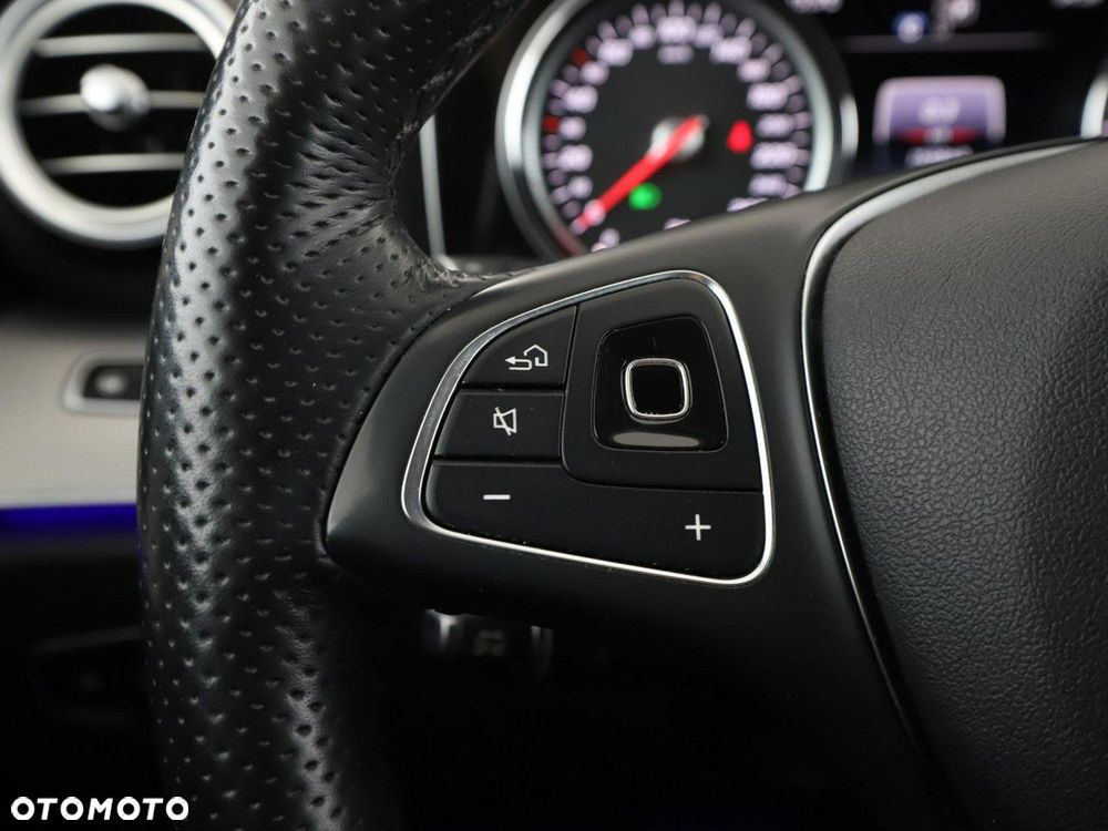 Mercedes-Benz Klasa E 220 d Avantgarde - 35