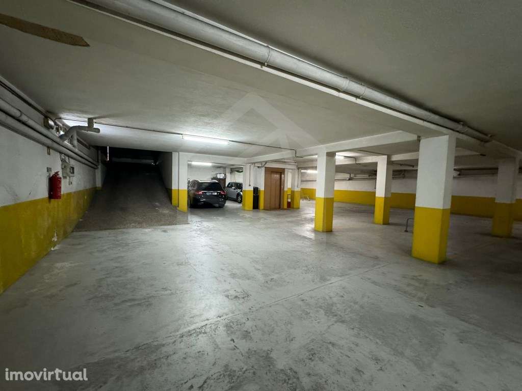 Lugares de garagem no centro de São João da Madeira - Grande imagem: 4/19