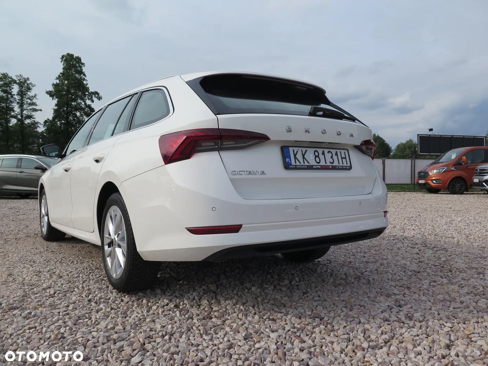 Skoda Octavia 2.0 TDI SCR Style DSG - 8