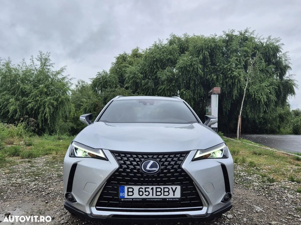 Lexus UX 250h 2.0L HEV 20H- (178 HP) 4X2 CVT Business - 2