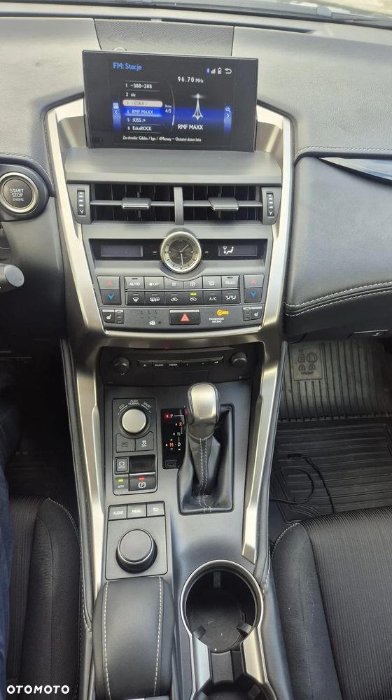 Lexus NX 200t Comfort AWD - 17