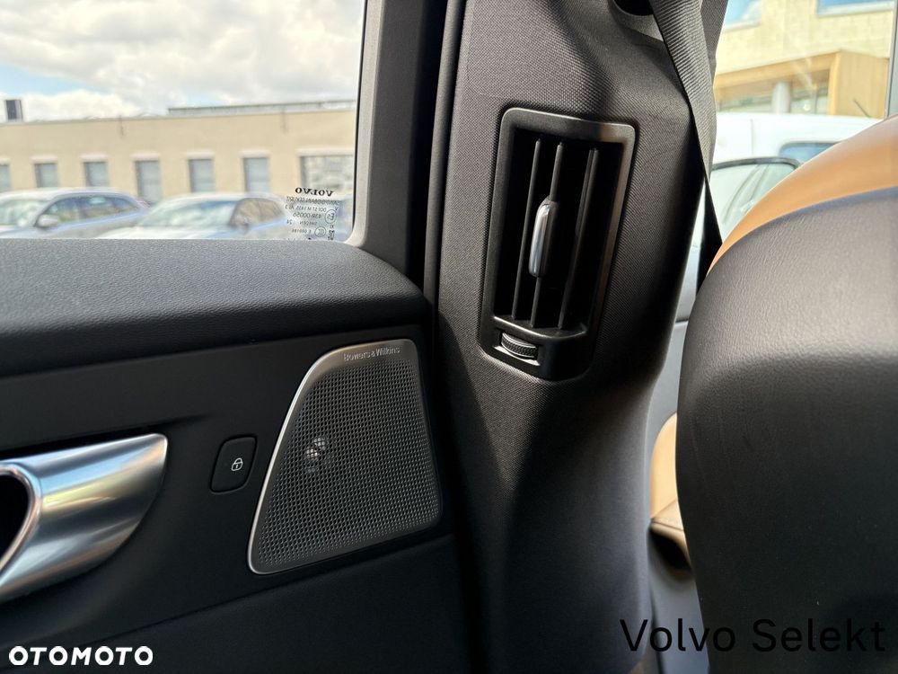 Volvo XC 60 - 25