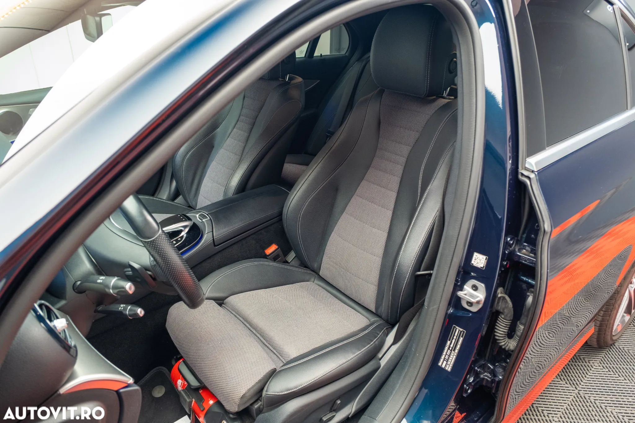 Mercedes-Benz E - 25