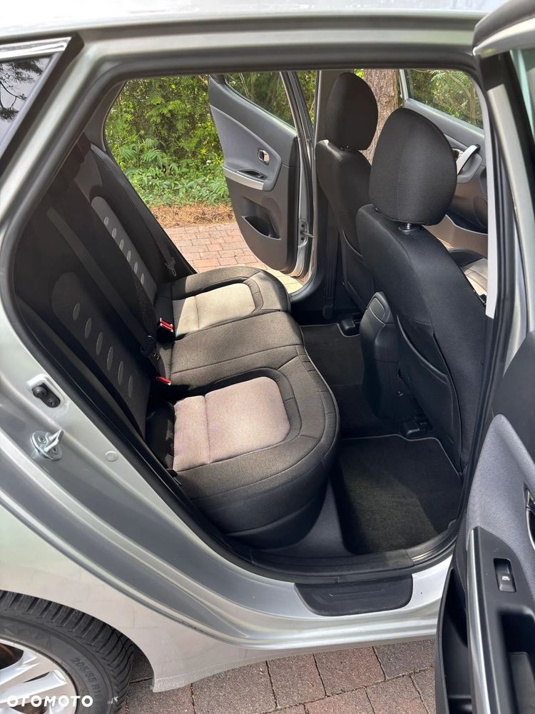 Kia Ceed 1.6 GDI Dream Team Edition - 10