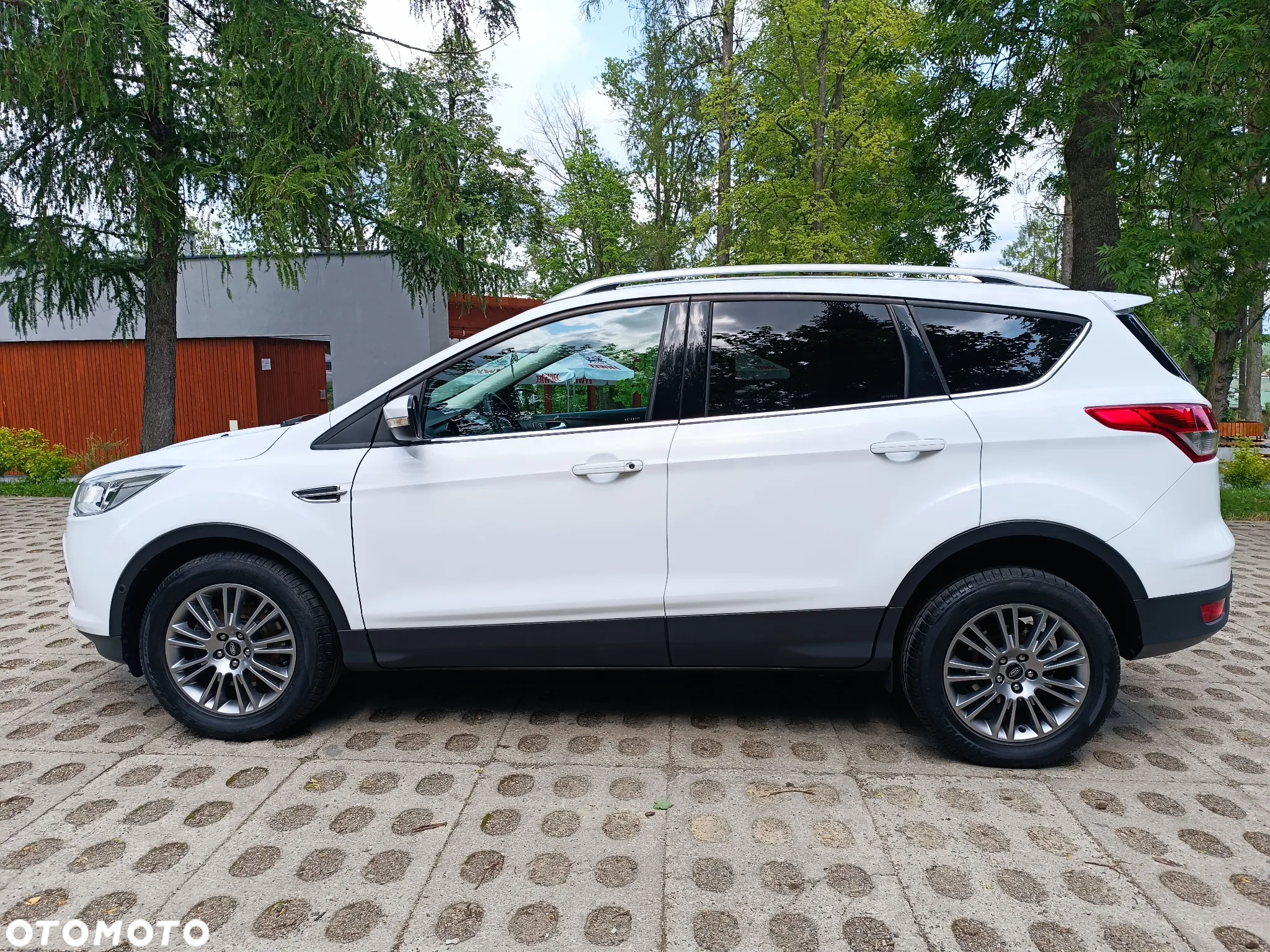 Ford Kuga 2.0 TDCi 2x4 Titanium - 5