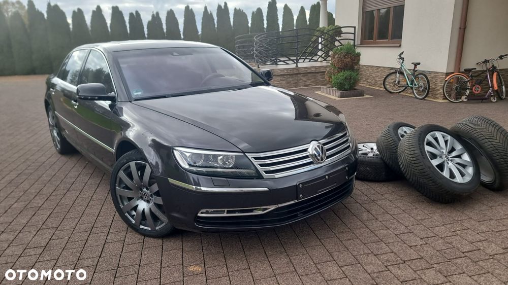 Volkswagen Phaeton 2012 photo 2