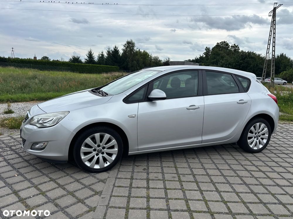 Opel Astra 1.7 CDTI DPF Design Edition - 11