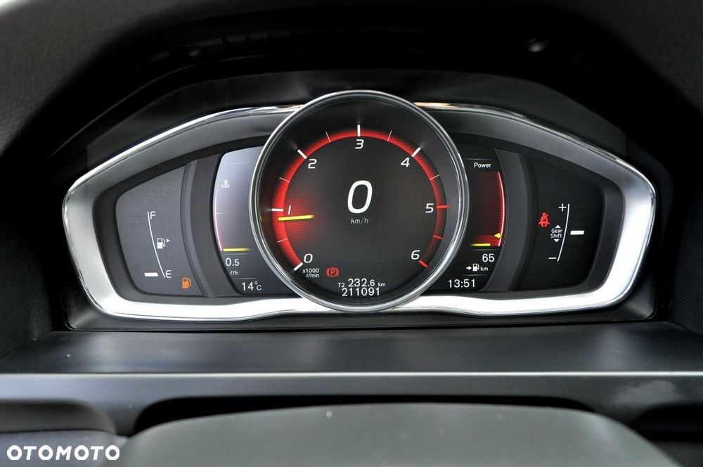 Volvo V60 D2 Momentum - 23