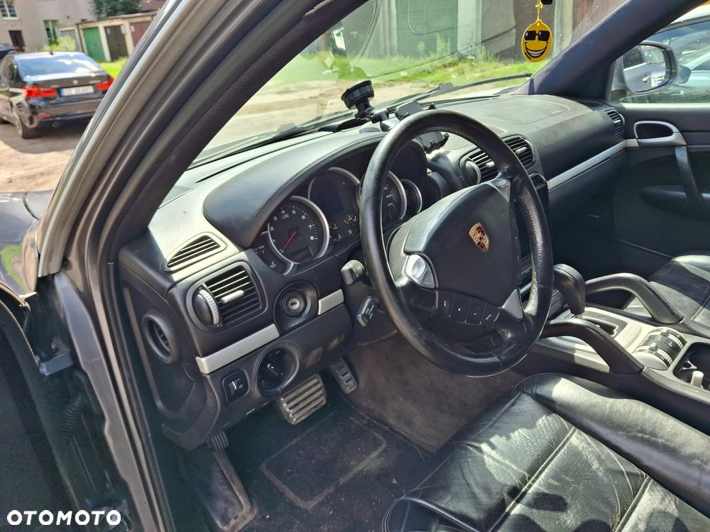 Porsche Cayenne - 7