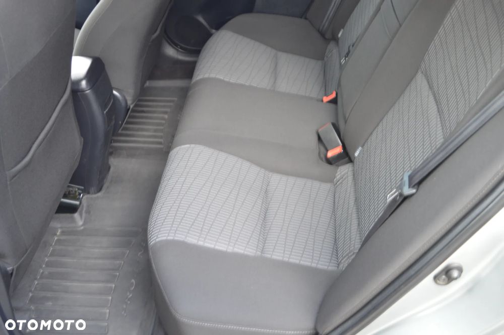 Toyota Avensis 1.8 Sol plus NAVI - 14