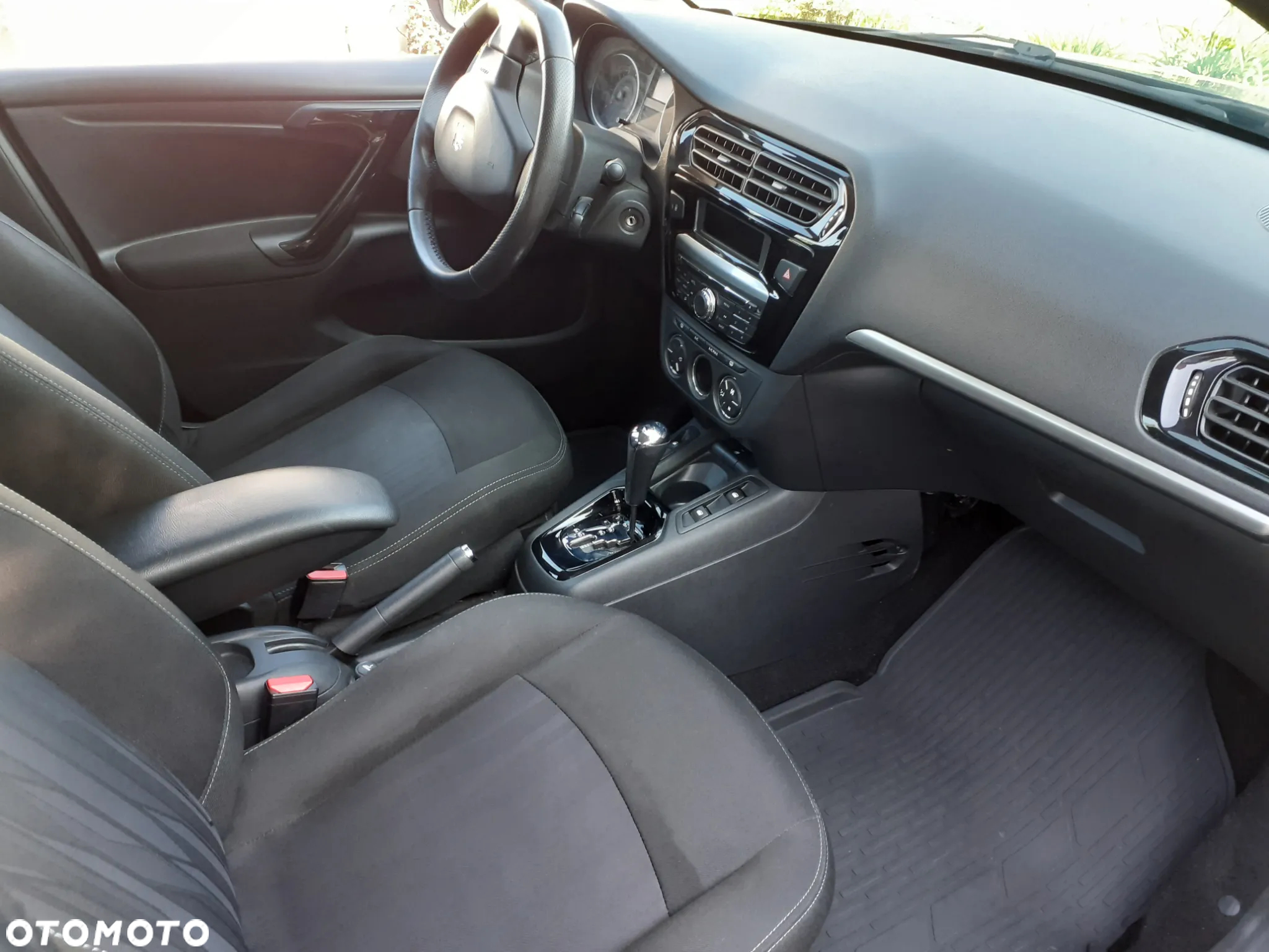 Peugeot 301 1.6 VTi Allure EAT6 - 8