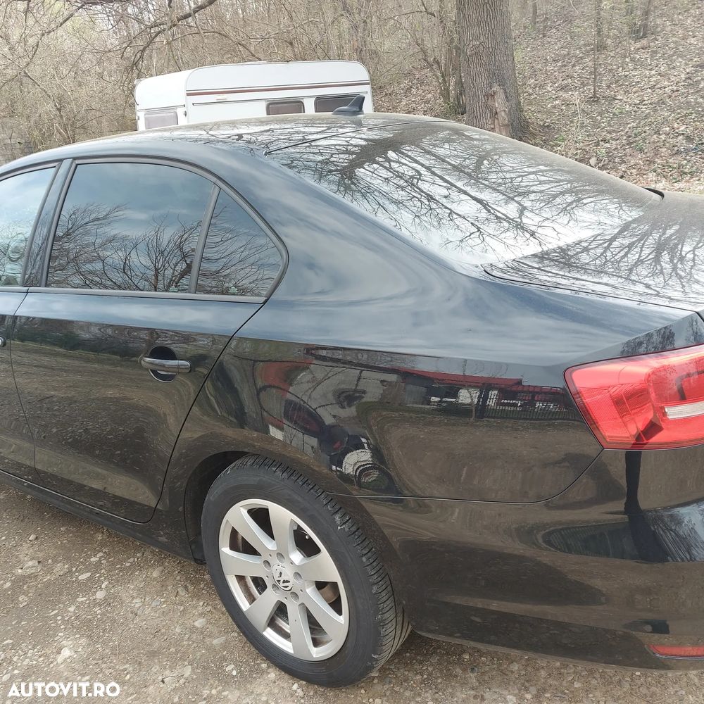 Volkswagen Jetta 2.0 TDI BlueMotion Technologie - 3