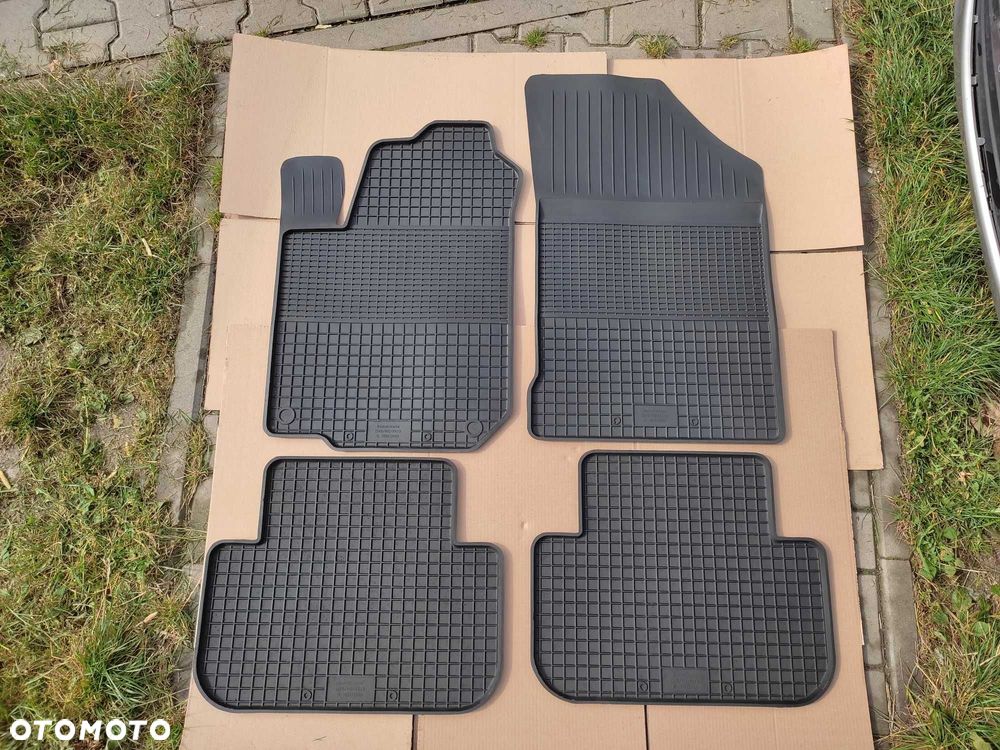 NOWE Dywaniki gumowe TOYOTA AVENSIS VERSO 01r-06r dopasowane korytka - 1
