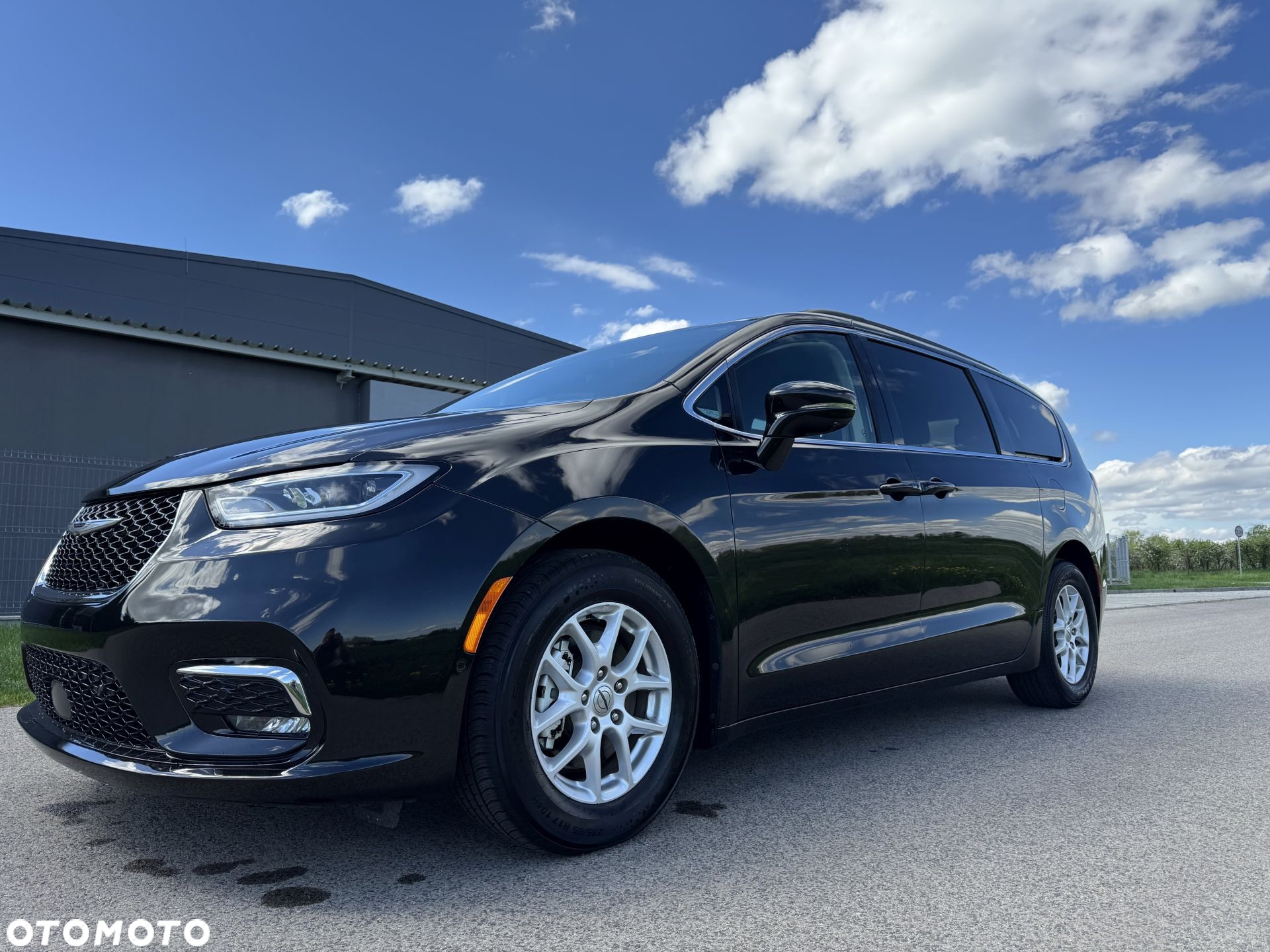 Chrysler Pacifica - 3