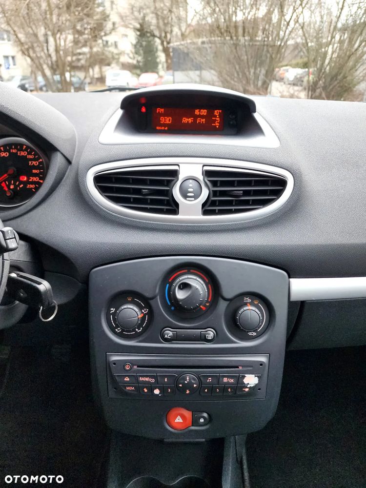 Renault Clio 1.2 16V Dynamique - 31