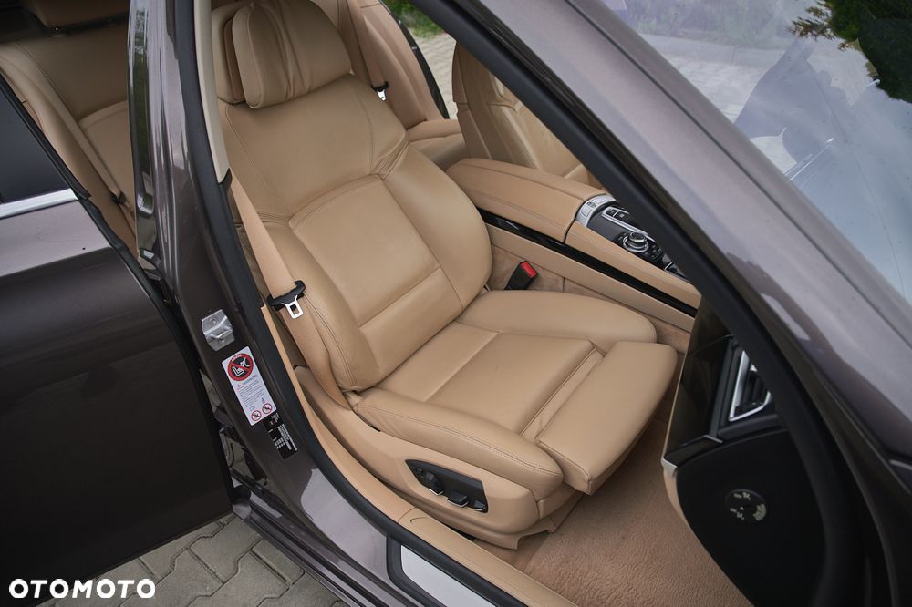 BMW Seria 7 750d xDrive - 27