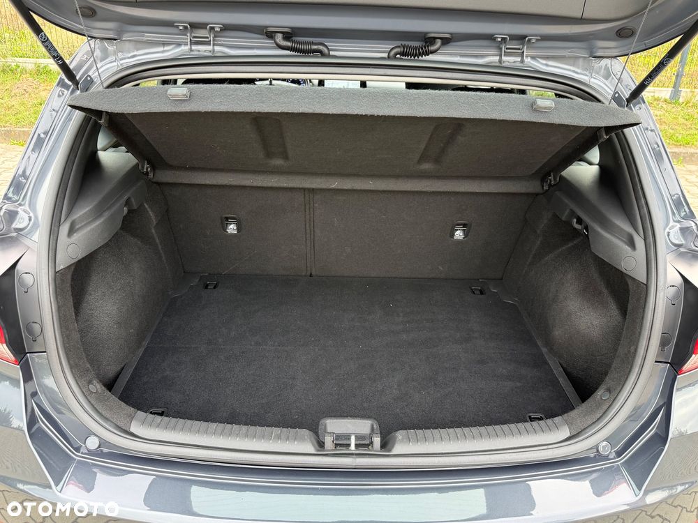 Hyundai i30 1.5 DPI Classic + - 21