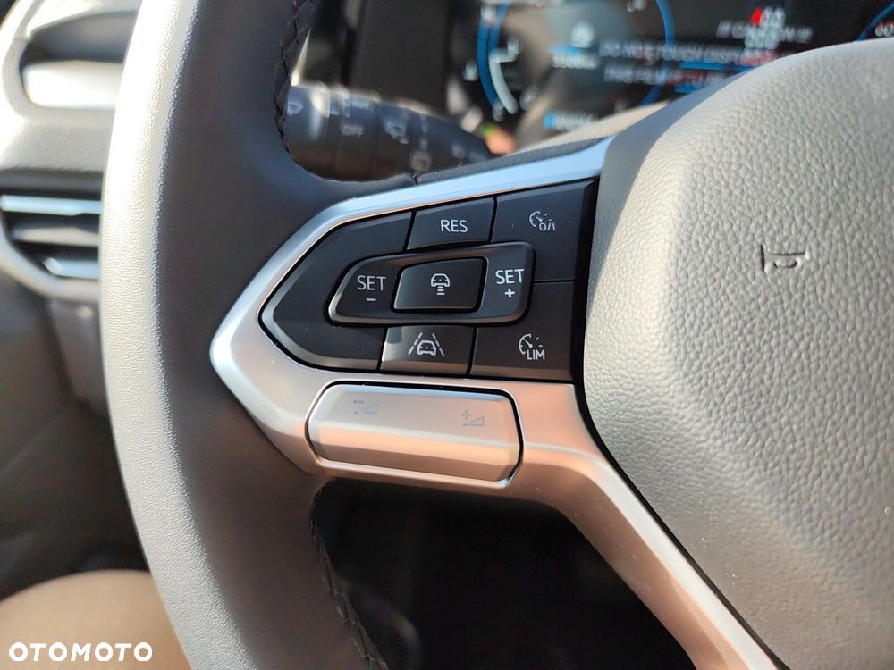 Volkswagen Caravelle - 21