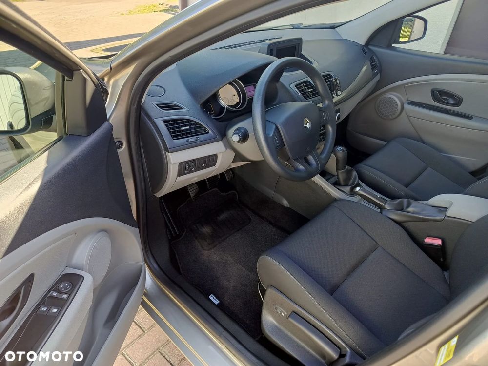 Renault Megane 1.6 16V Expression - 9