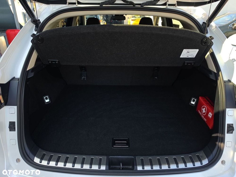 Lexus NX 300h F Impression AWD - 28